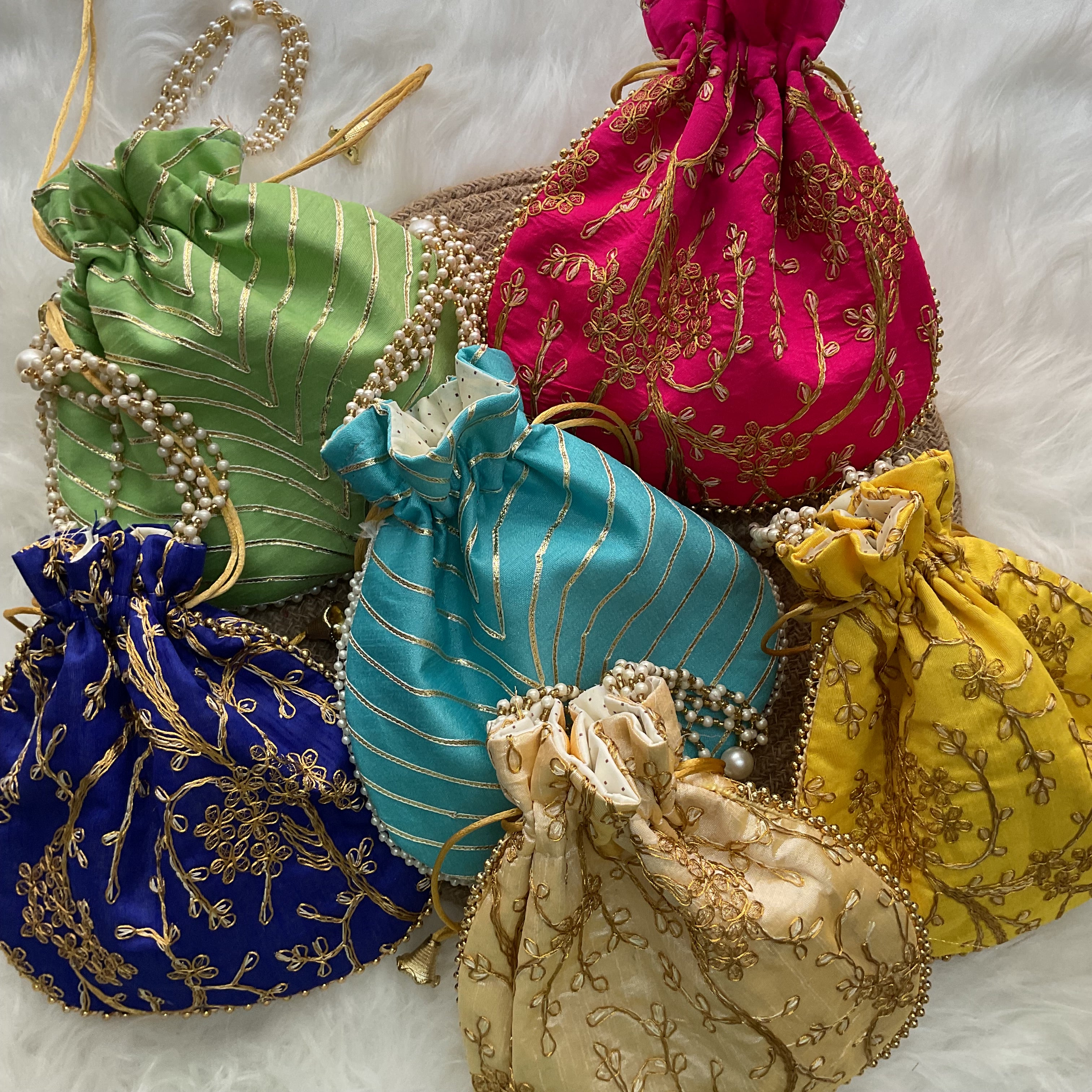 Return gift potli Bags 6pieces Aksha Handmade Jewelry